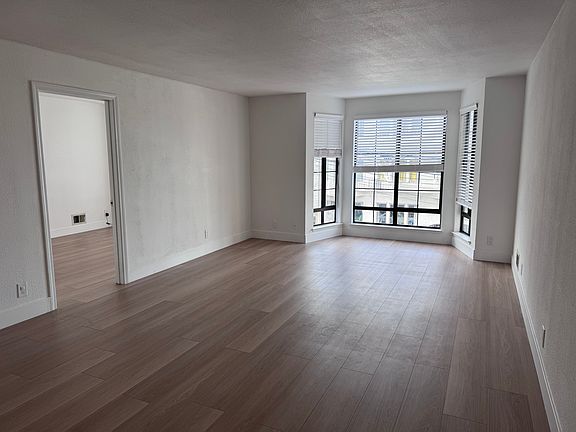 5th image of 438 24th Ave APT 3