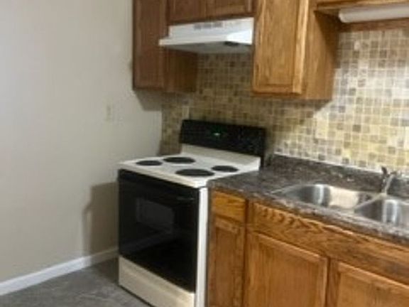 5th image of 223 Greene St #3