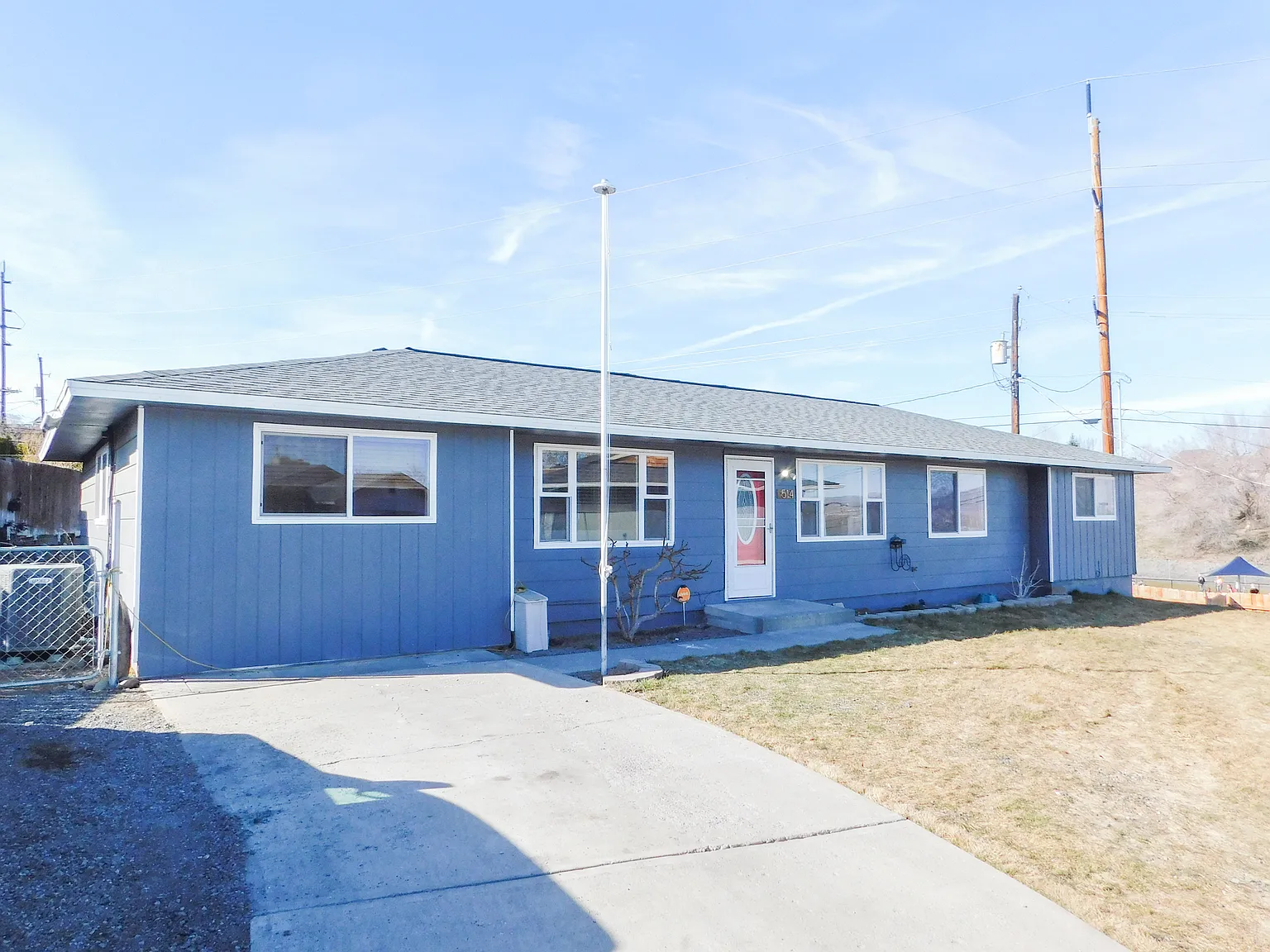 514 Viewcrest Pl photo 1