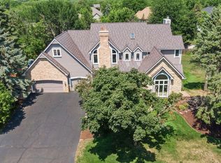 10480 Bluff Rd, Eden Prairie, MN 55347