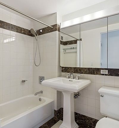 4th image of 455 Main St APT 5J