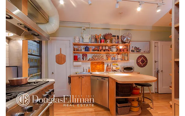 Sold by Douglas Elliman | media 17