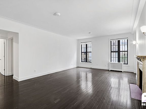 3rd image of 15 W 55th St APT 5B