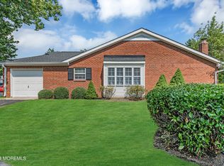 14 Magnolia Dr, Spring Lake, NJ 07762