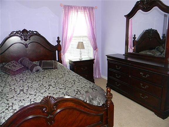 5th image of 901 Villa Paloma Blvd