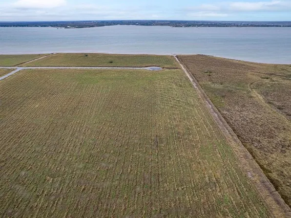 163 Driftwood Shrs, Pt Lavaca, TX 77979