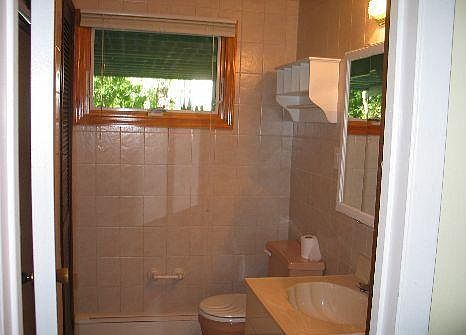 3rd image of 4 Medford Ln