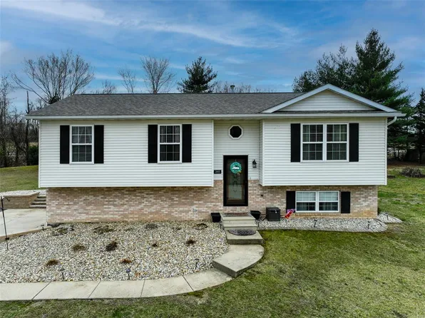 2609 Chelsey Dr, Troy, IL 62294