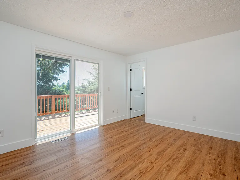 1115 NE 63rd St — Photo 32