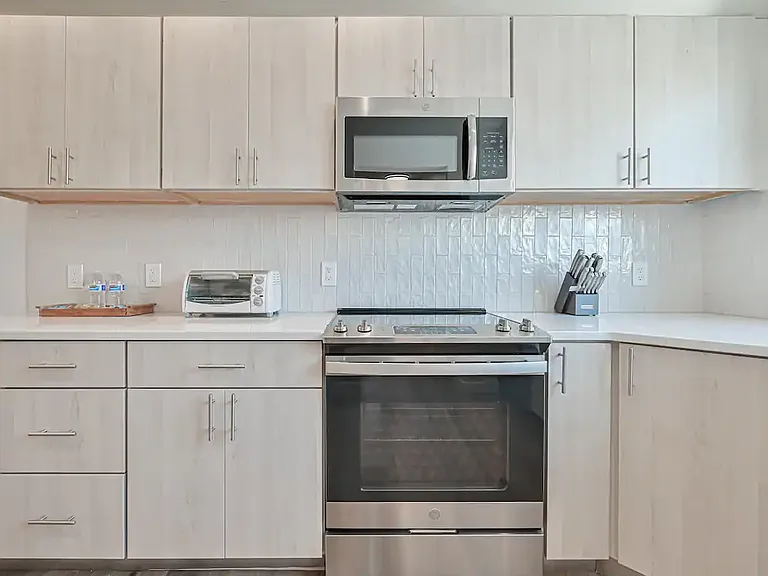 9 N Granville Ave — Photo 23