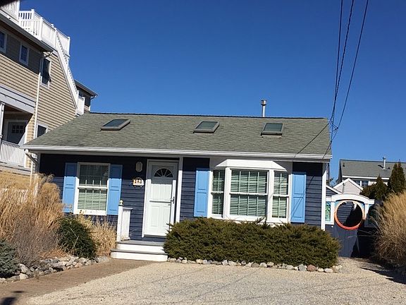 2nd image of 113 E 21st St