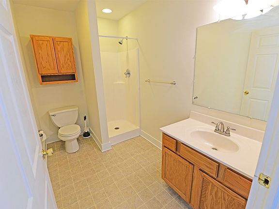 5th image of 420 W 6th St APT A