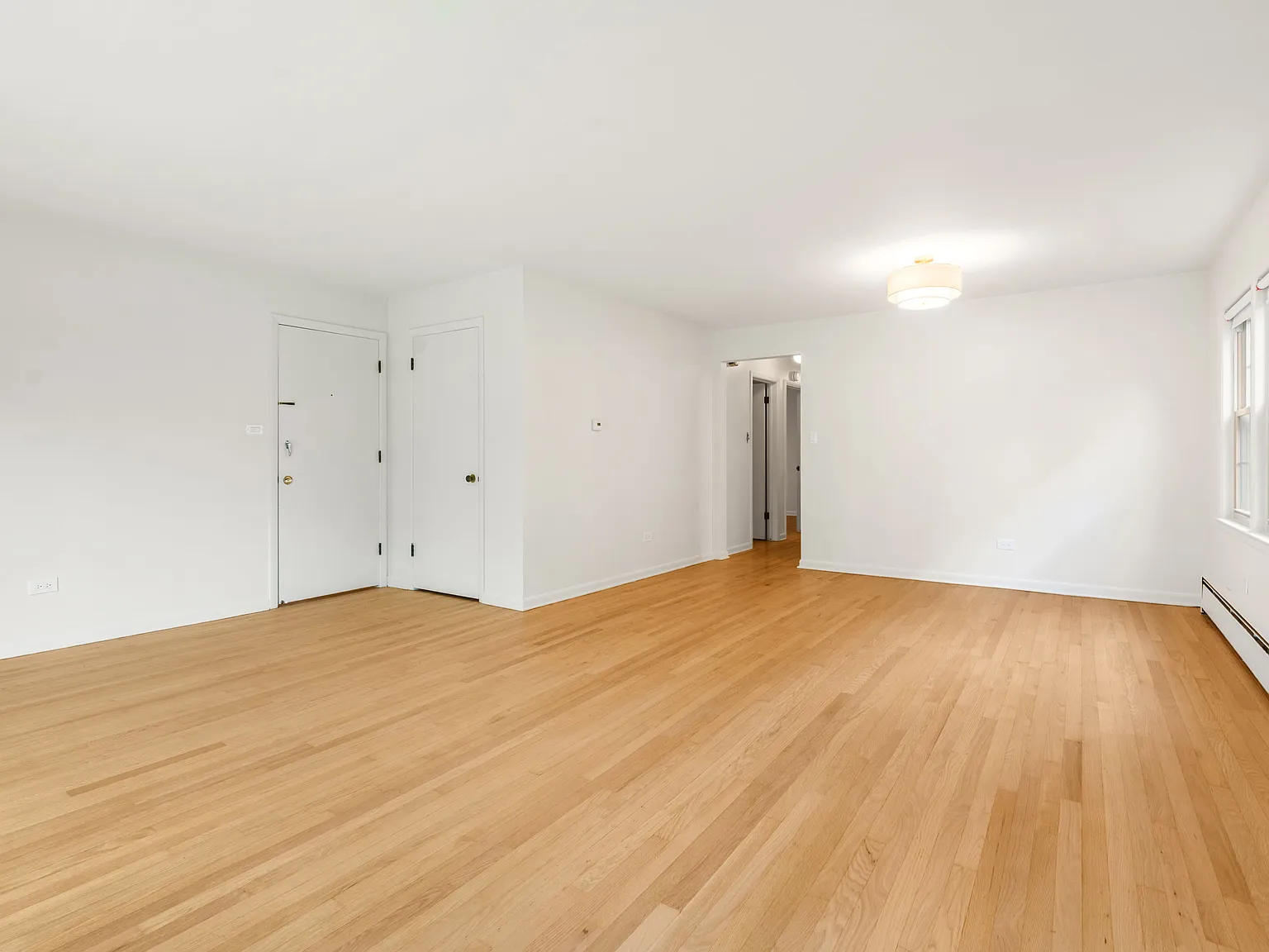 3 bed, 1.5 bath, 1400 sqft, $2,450 — Photo 4