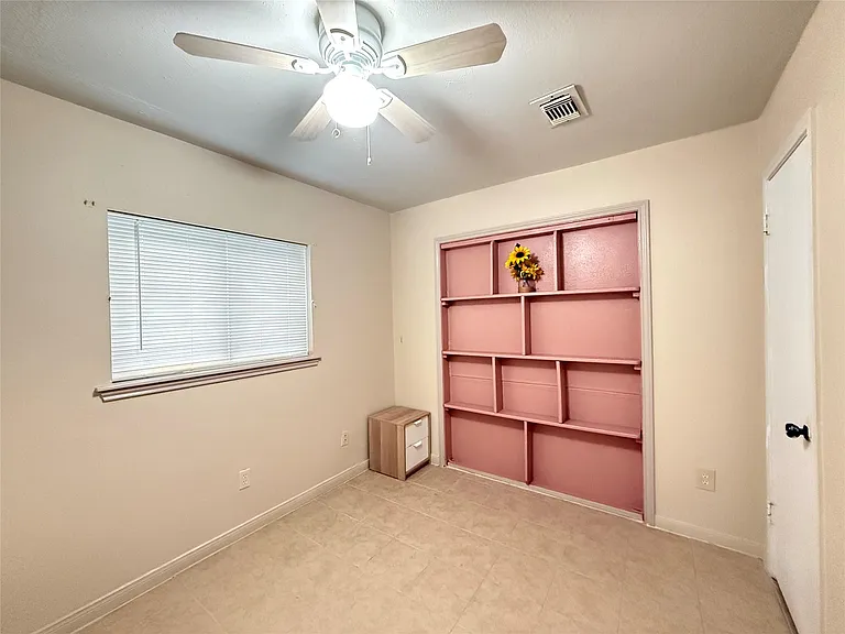 10807 Emery Dr — Photo 5