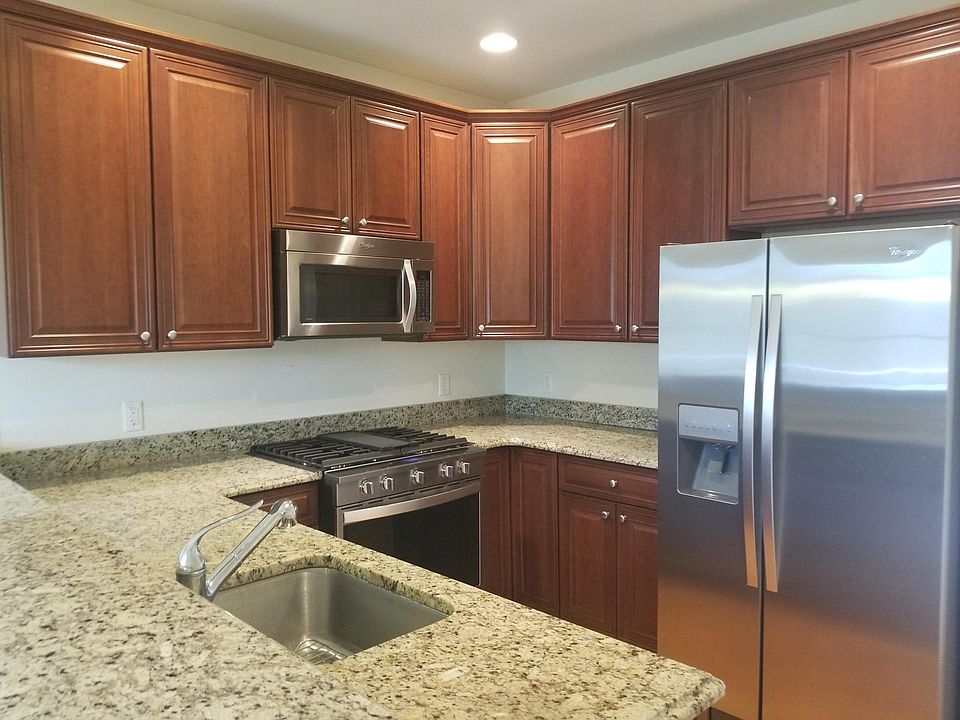 1st image of 132 Wildwood Cir