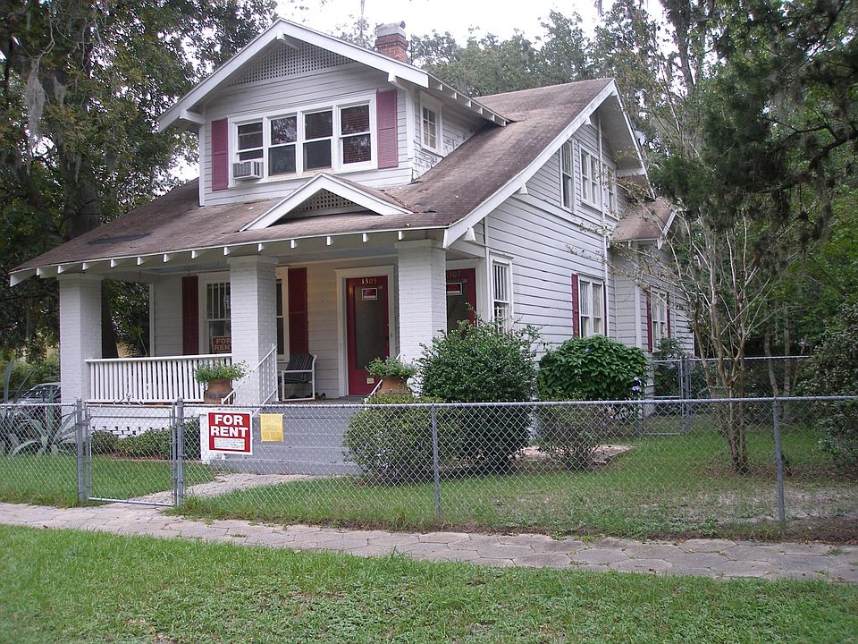 Front of house - this apartment is the entire upstairs
