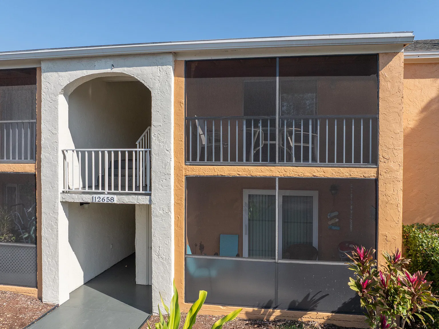 2 bed, 2.0 bath, 1047 sqft, $1,150 — Photo 3