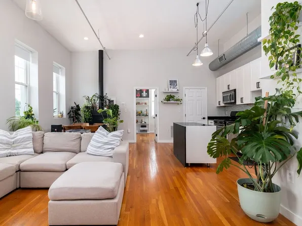 960 Broadway APT 10, Chelsea, MA 02150