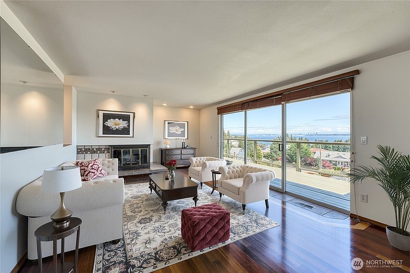 4th image of 7912 SE Puget Heights Lane