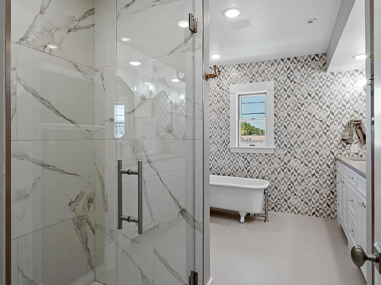 1310 Lake Dr SE — Photo 28