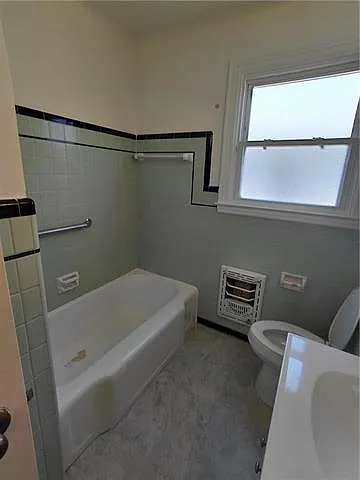 4618 Marigny St #LOWER — Photo 11
