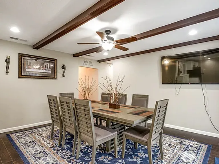5702 Woodgreen — Photo 12