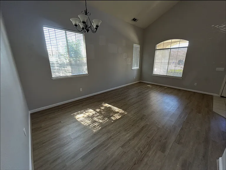 1412 Blush St — Photo 3