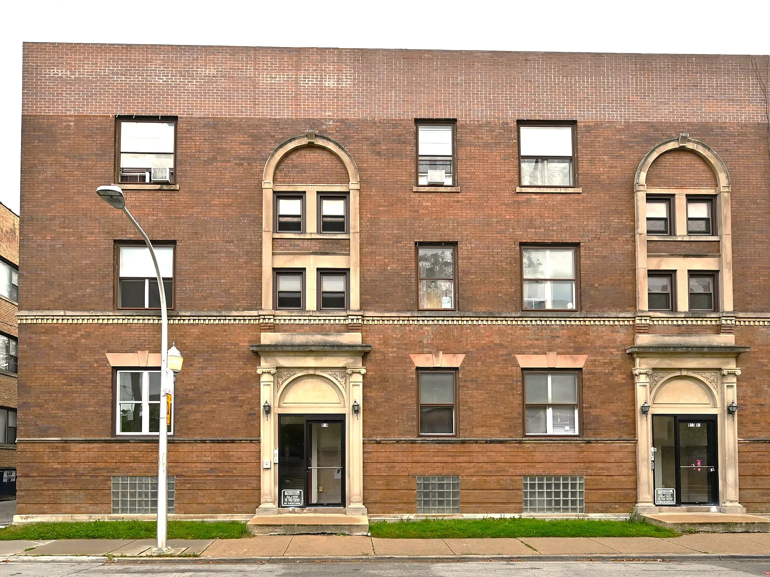 2 bed, 856 sqft, $1,650 — Photo 2