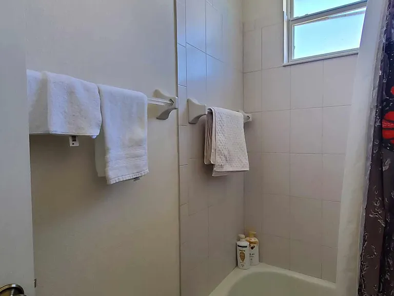 2323 Pan American Blvd — Photo 15