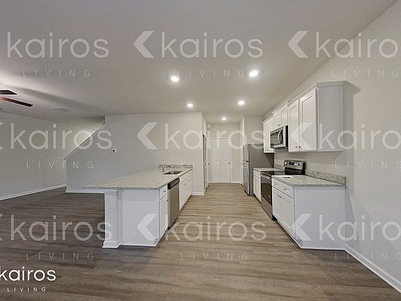 4th image of 3432 Bridgewood Dr