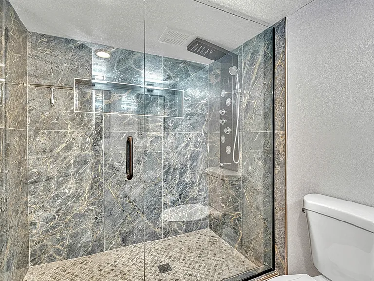 8406 Green Island Cir — Photo 54