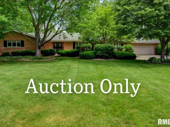 705 Lakeside Dr, Taylorville, IL 62568