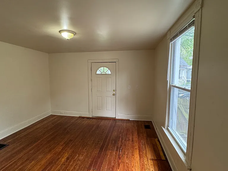 821 S 36th St — Photo 5
