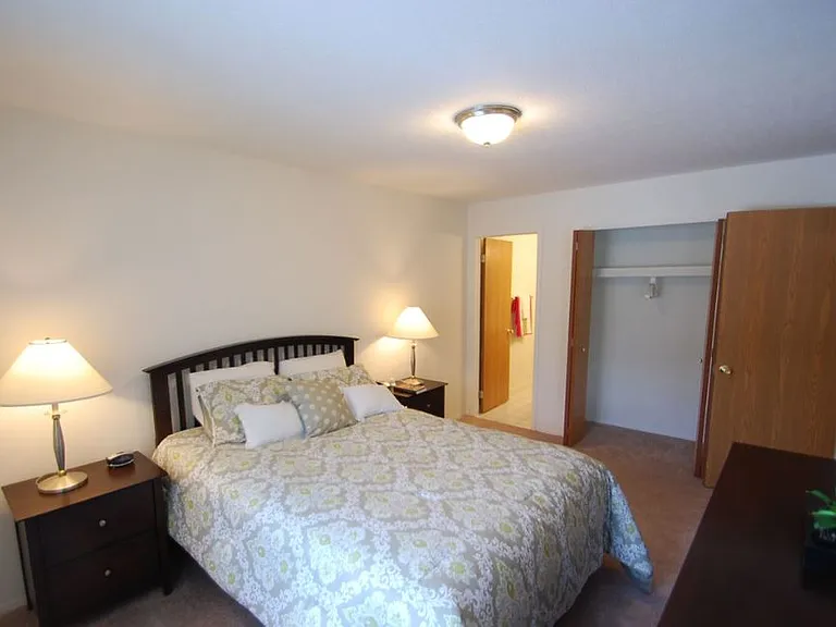 West Garden Apartments — Photo 5