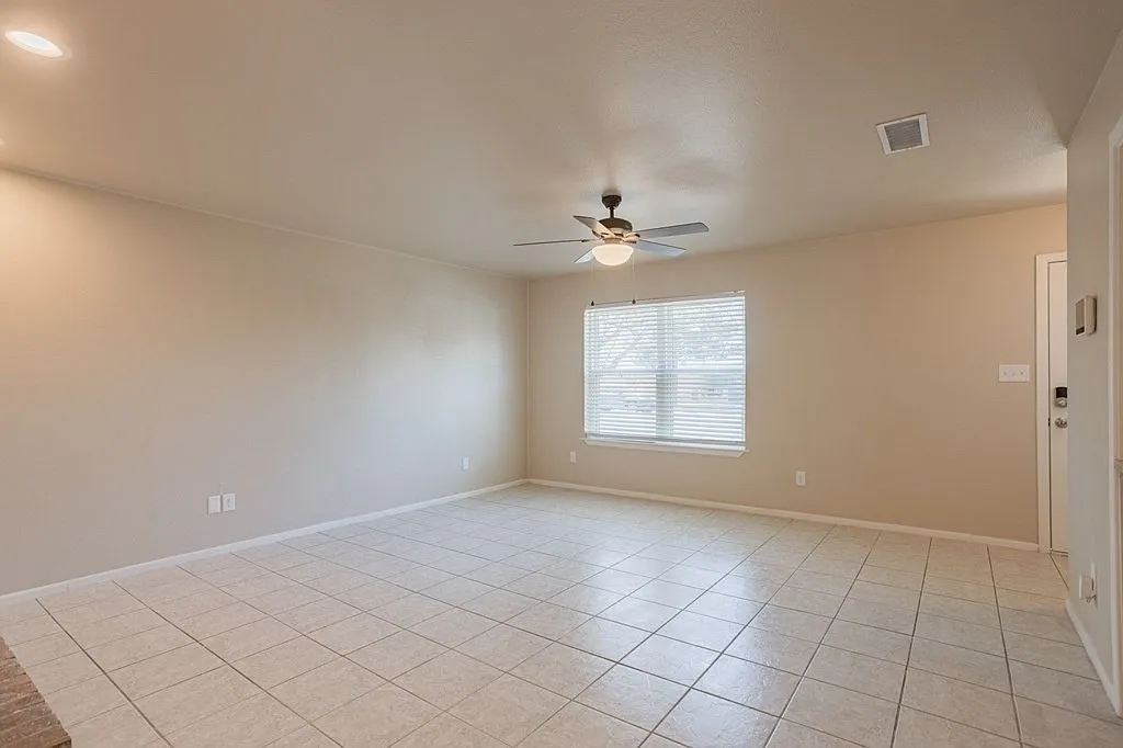 2510 Fontana St — Photo 4