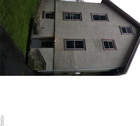 5th image of 220 Depew Ave