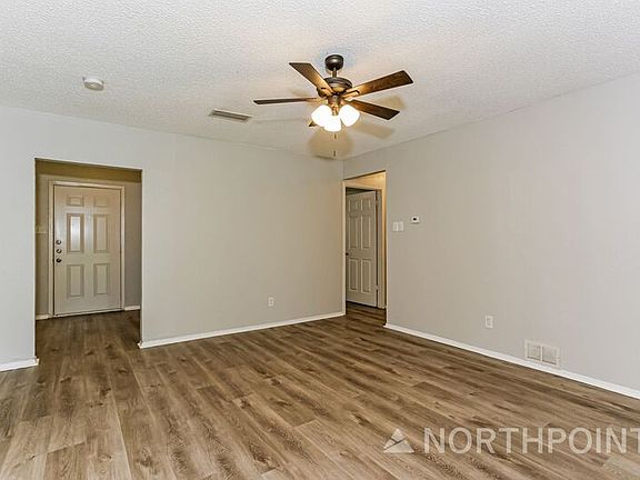 4th image of 1238 Saturn Dr
