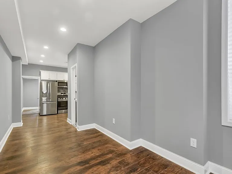 1428 E Federal St — Photo 4