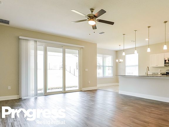 4th image of 15 Eleven Oaks Cir