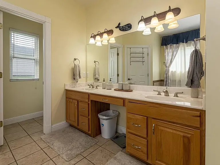 2207 Westminster Dr — Photo 15