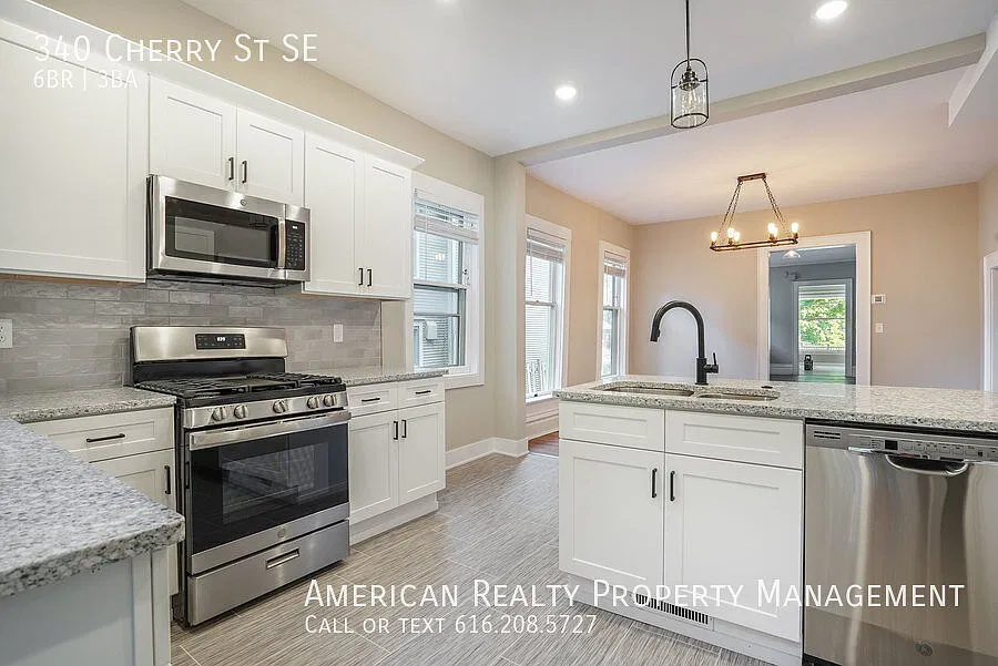 6 bed, 2.5 bath, 2400 sqft, $3,650 — Photo 3