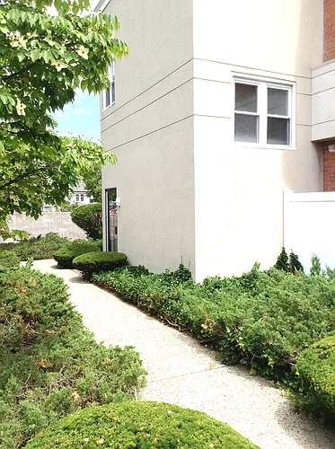 1220 Whitney Ave #D2 Photo 1