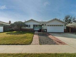 225 E Bainbridge Dr, Hanford, CA 93230