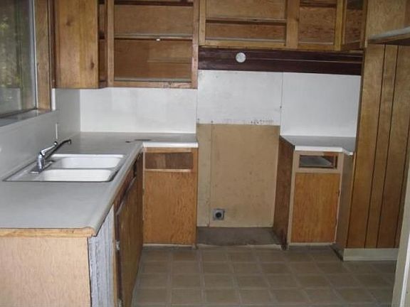 5th image of 9540 Lovina Dr S
