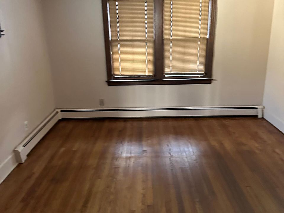 2nd image of 86 Sutton Ave #86