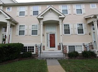 1085 Manchester Cir, Grayslake, IL 60030