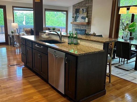 3rd image of 649 Craigwoods Dr