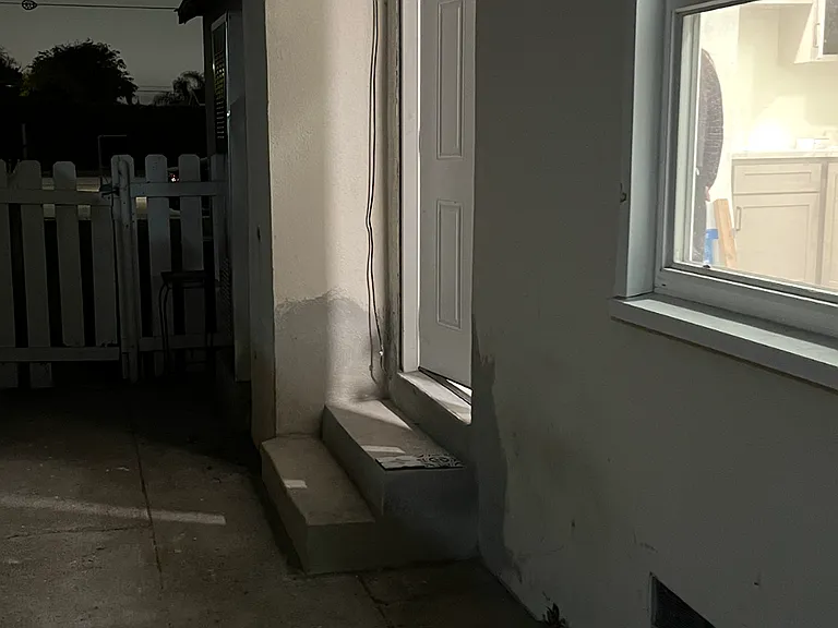 822 Crenshaw Blvd #2 — Photo 9