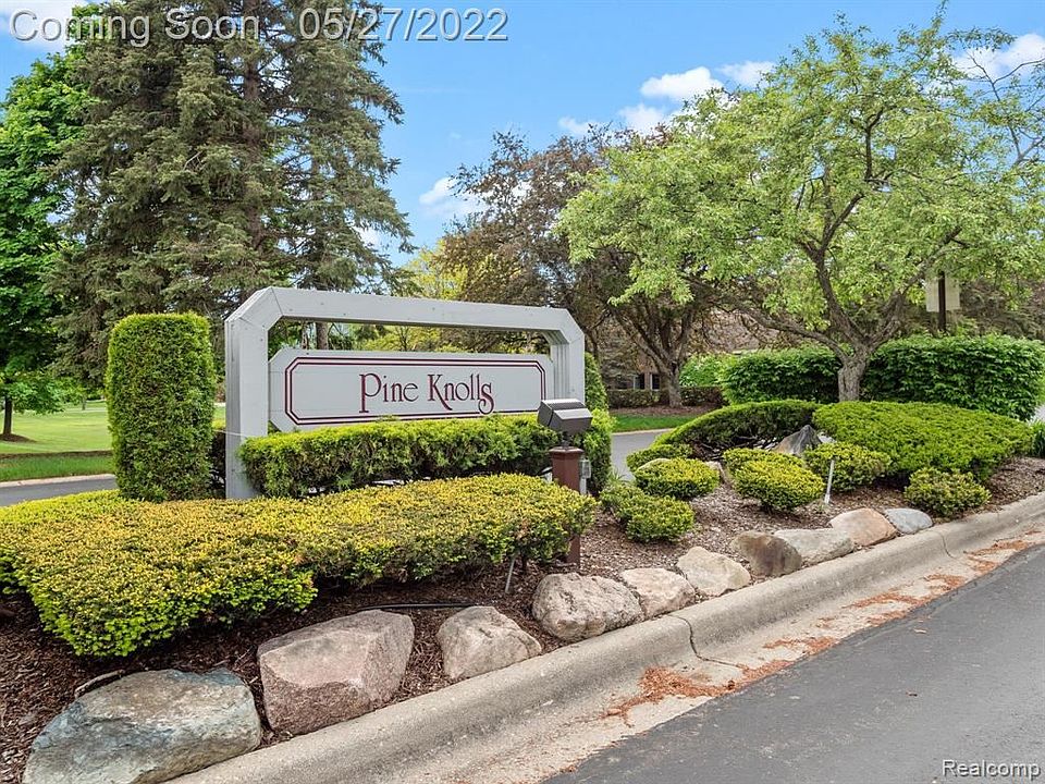 1st image of 28695 Venice Ct