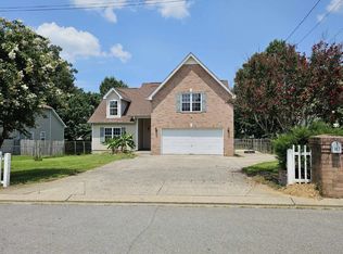 107 Mary Joe Martin Dr, La Vergne, TN 37086